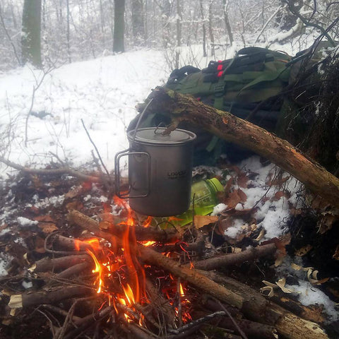 Image of 0.750 liter Lixada Titanium pot in use